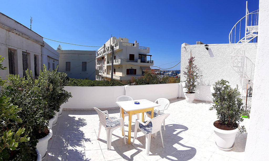 CASTELLINO Rooms To Let a Naxos