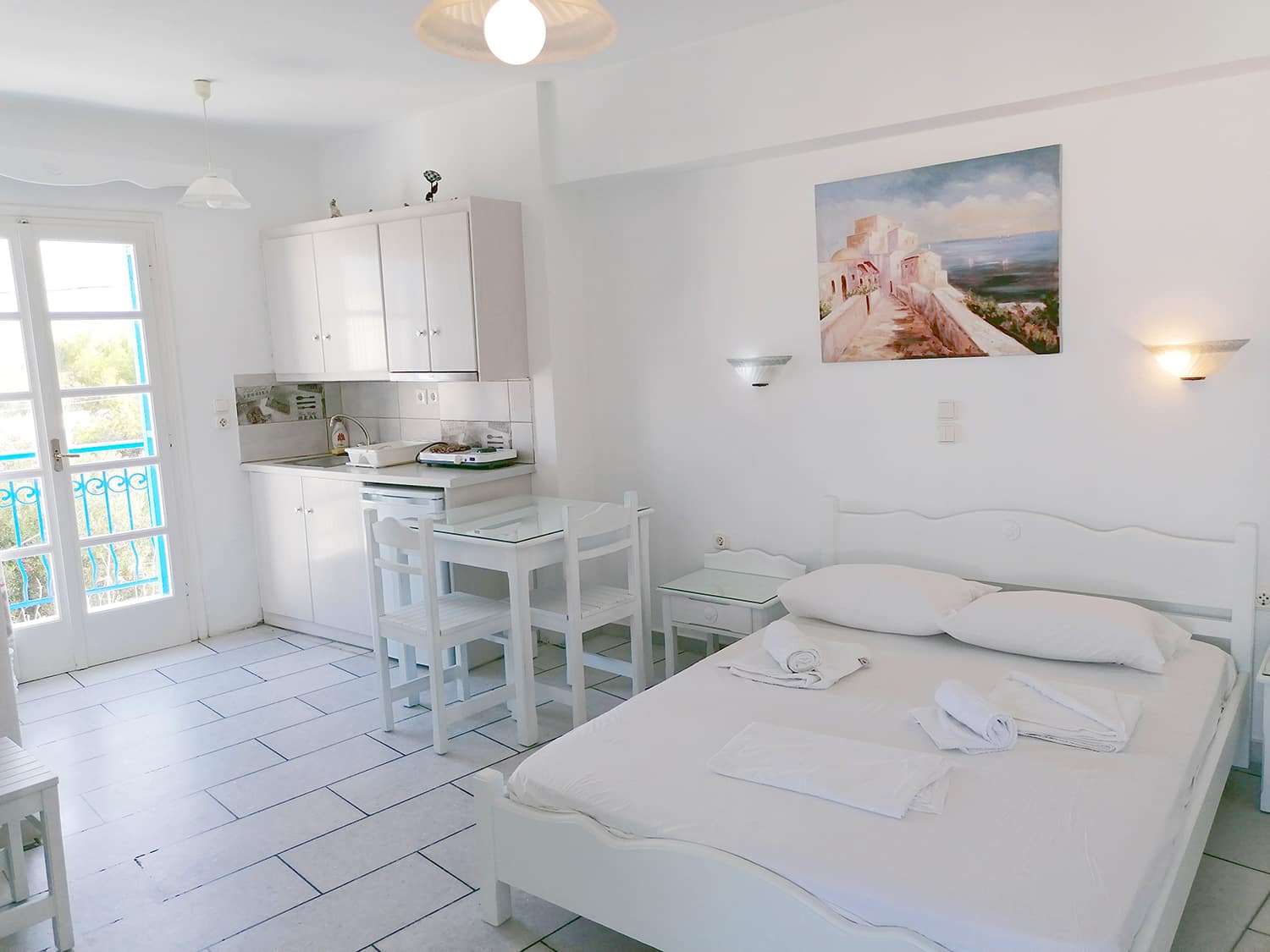 ARTEMIS FLORA Rooms To Let a Naxos