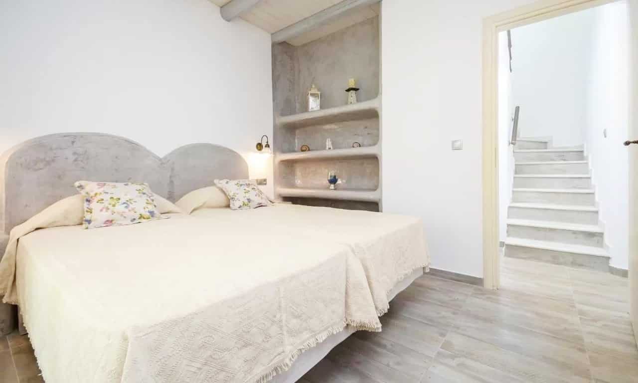 MY-VILLA-51448832