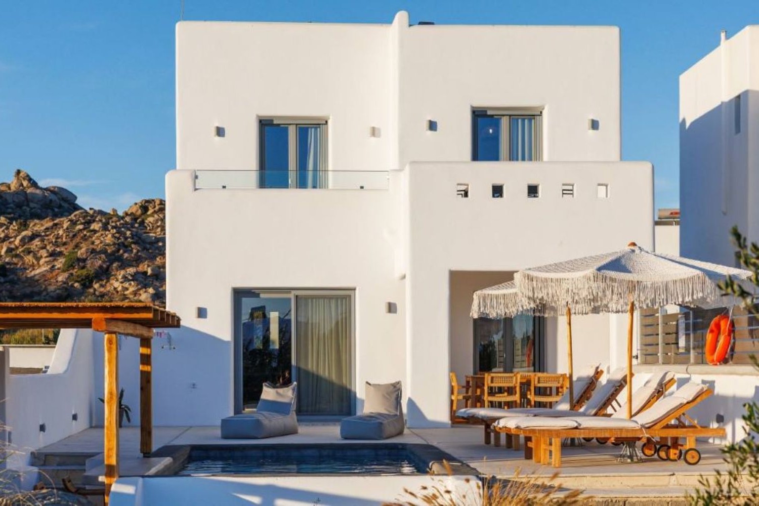 CALMARE Villa a Naxos