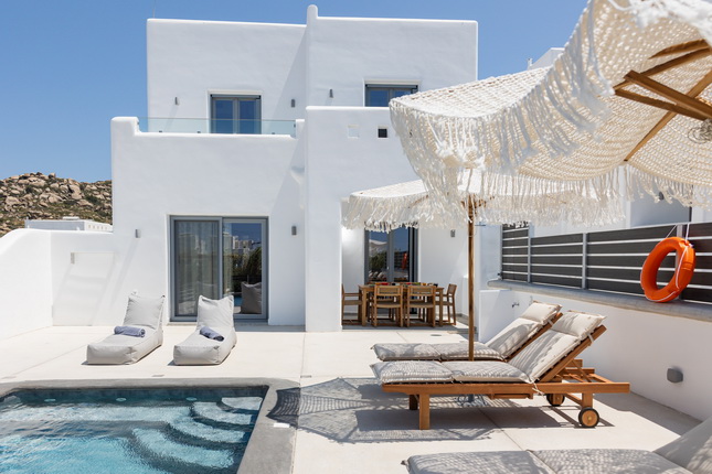 CALMARE Villa a Naxos