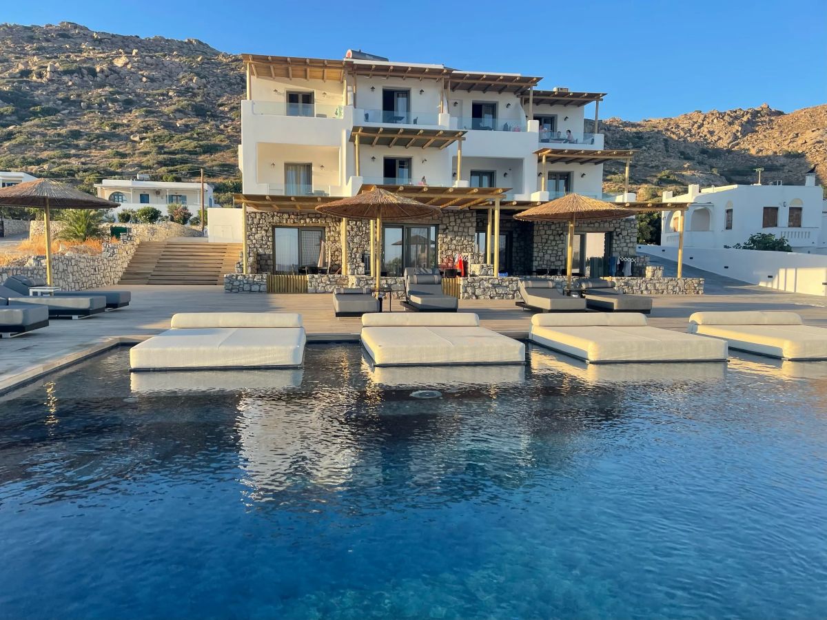 LATRAMYS SUITES a Naxos